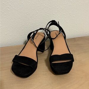 Torrid Size 8.5W Black Block Heel Sandals